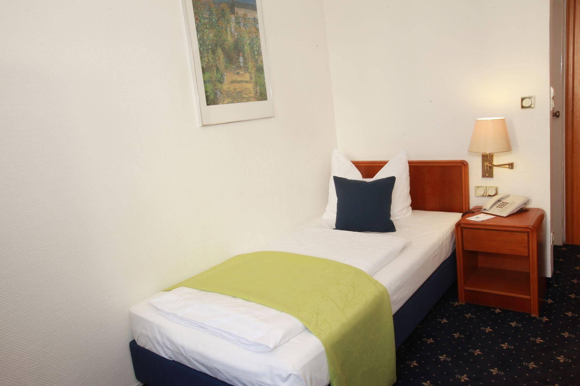 Hotel Excelsior - Central Station Frankfurt am Main Luaran gambar