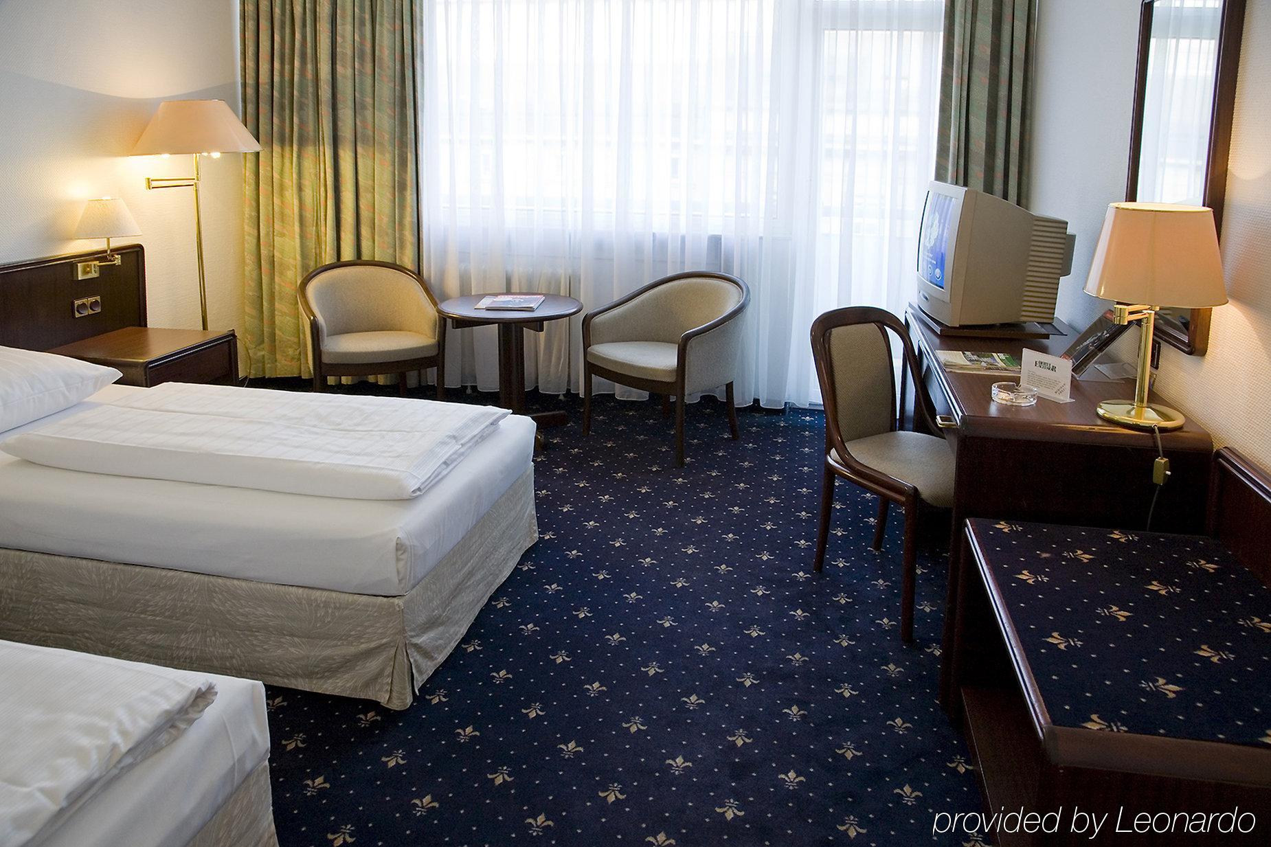 Hotel Excelsior - Central Station Frankfurt am Main Bilik gambar