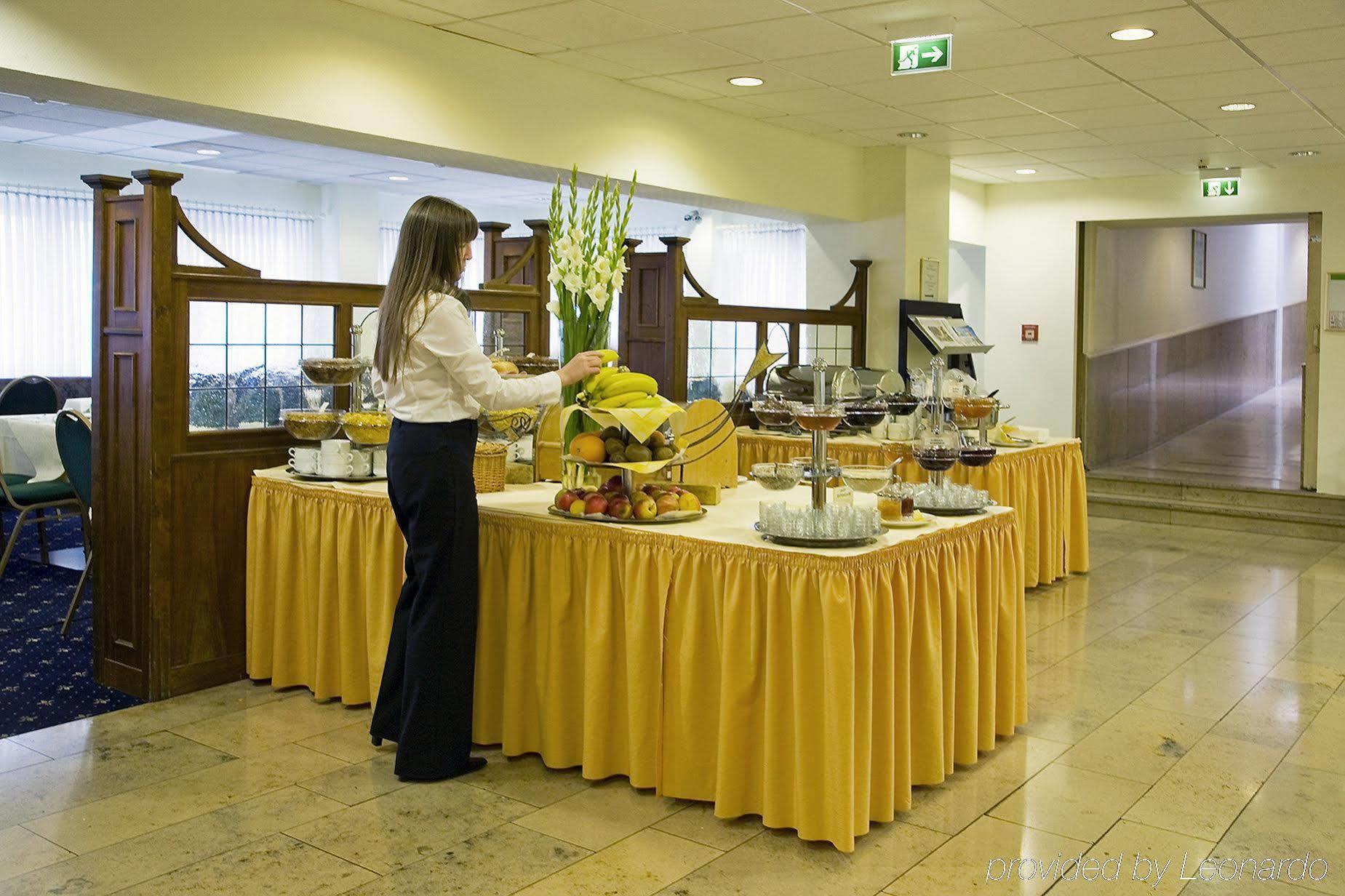 Hotel Excelsior - Central Station Frankfurt am Main Restoran gambar