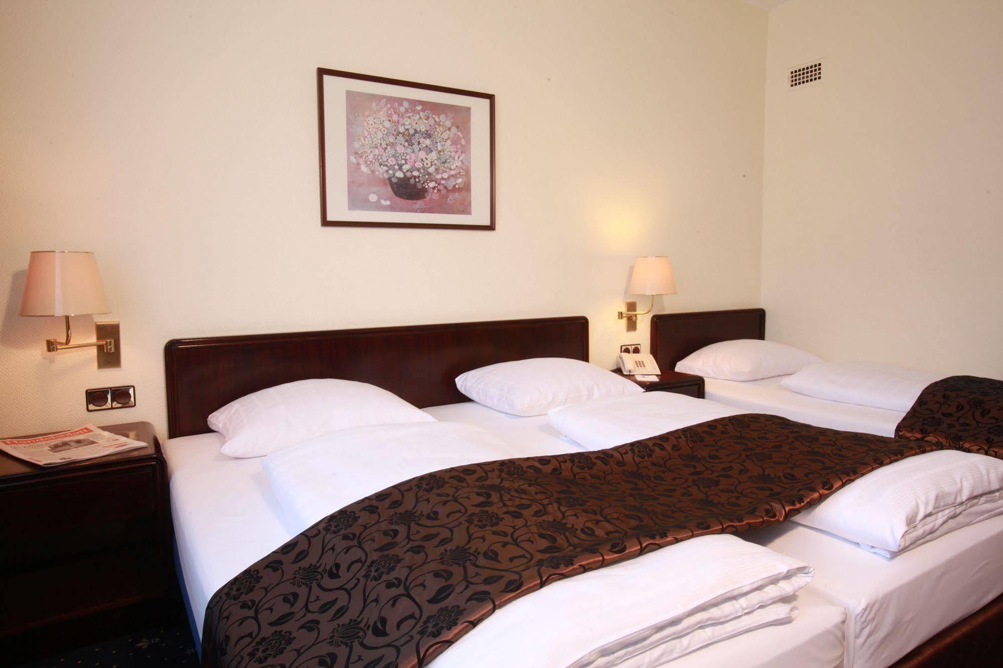 Hotel Excelsior - Central Station Frankfurt am Main Luaran gambar