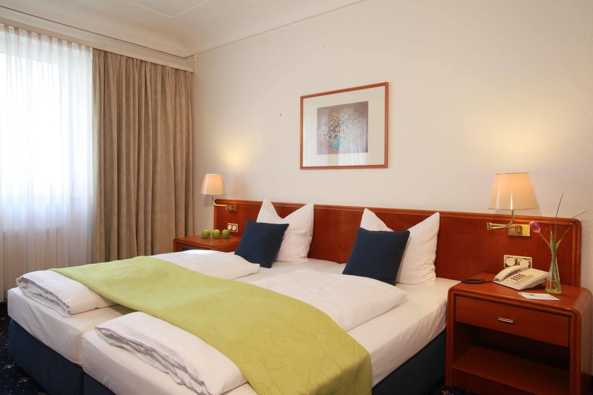 Hotel Excelsior - Central Station Frankfurt am Main Luaran gambar